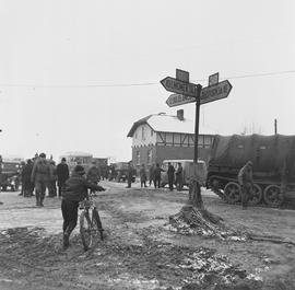 Skrzyżowanie przy dworcu kolejowym w Iwinach