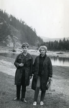 Mieszkańcy Pawłowic z matką podczas wycieczki po górach