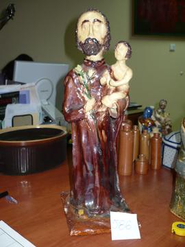 Figurka ludowa św. Józefa z Dzieciątkiem na ręku