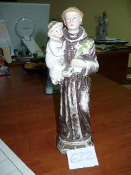Figurka św. Antoniego z Dzieciątkiem na ręku