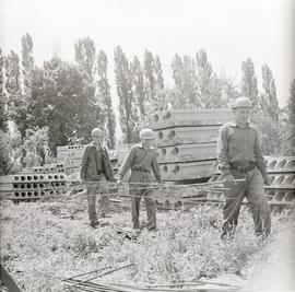 Żołnierze podczas pracy na budowie przy ul. Złotostockiej we Wrocławiu