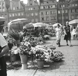 Stoiska z kwiatami na pl. Solnym we Wrocławiu