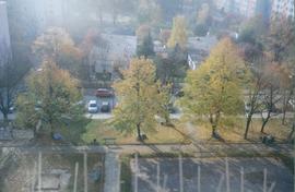 Widok z okna budynku mieszkalnego przy ulicy Swobodnej