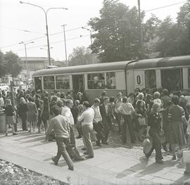 Tramwaj linii nr 0 na przystanku przy ul. Piłsudskiego we Wrocławiu