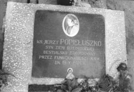 Symboliczny grób ks. Jerzego Popiełuszki w Suchowoli