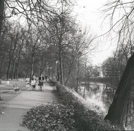 Spacer w Parku Mikołaja Kopernika we Wrocławiu
