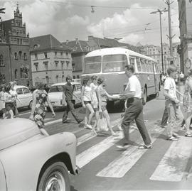 Przejście dla pieszych u zbiegu ulic Świdnickiej, Oławskiej i Rynku we Wrocławiu