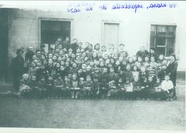 Uczniowie szkoły żydowskiej im. Icchaaka Lejba Pereca w Legnicy