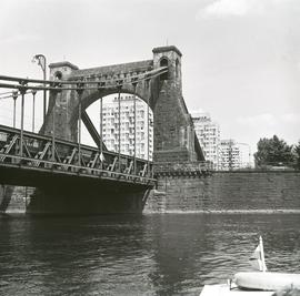Most Grunwaldzki i budynki mieszkaniowe na pl. Grunwaldzkim we Wrocławiu - tzw. wrocławski Manhattan