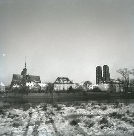 Panorama Ostrowa Tumskiego zimą