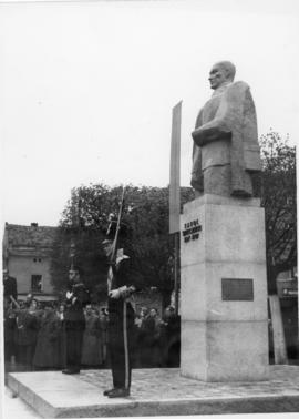 Odsłonięcie pomnika generała K. Świerczewskiego