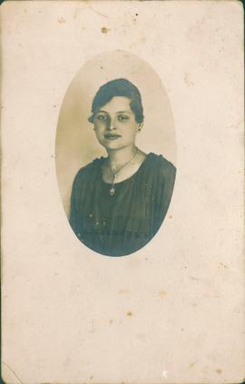 Portret kobiety z lat 30. XX wieku