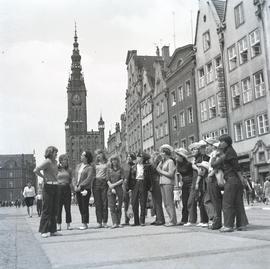 Turystki na Długim Targu w Gdańsku