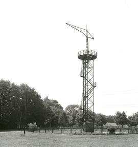 Nieczynna wieża spadochronowa na Stadionie Olimpijskim we Wrocławiu