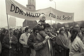 Berlin Wschodni – wielka manifestacja na Alexanderplatz